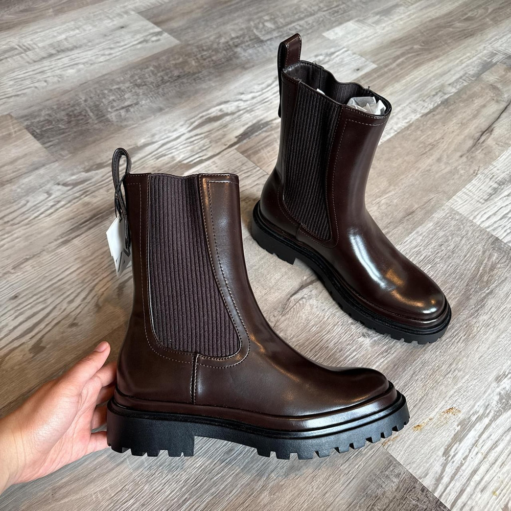 ZARA FLAT CROCODILE-EFFECT ANKLE BOOTS - Size 7.5